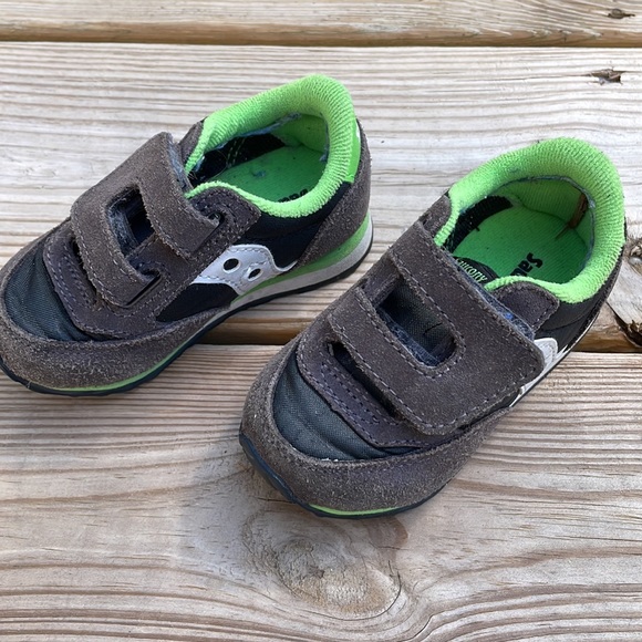 Saucony Baby Jazz  Low Pro in Gray/Neon Green Size 4.5 - Picture 9 of 10